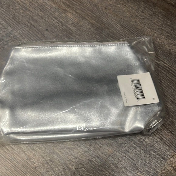 Macys cosmetics bag - Picture 5 of 5